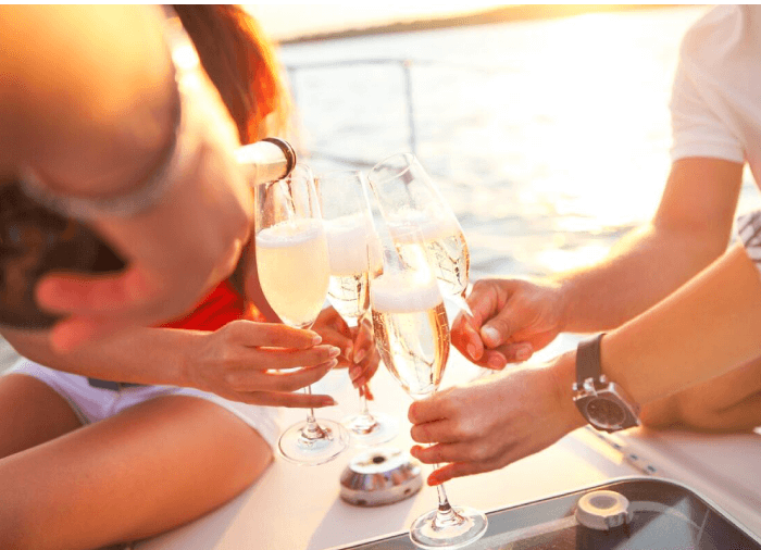 Champagne-sailaway-and-snorkel